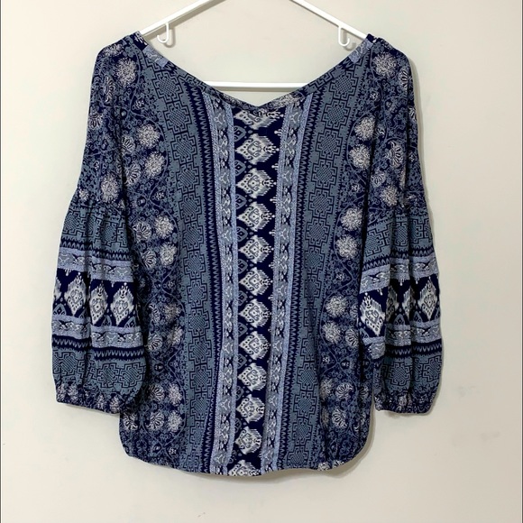 Lucky Brand V-neck Top with Balloon Sleeves - Picture 2 of 6